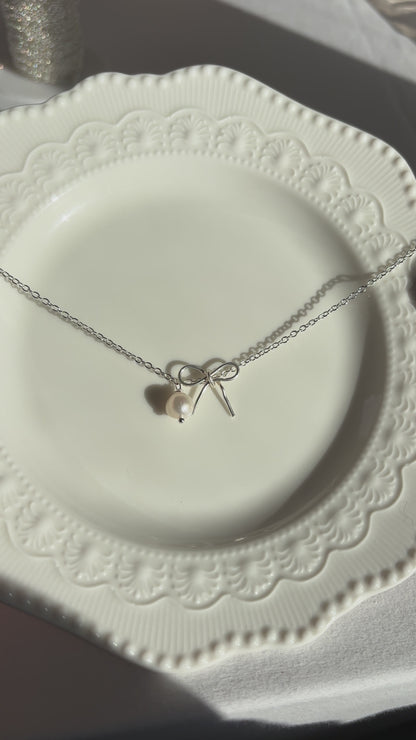 Bow Pearl · Necklace